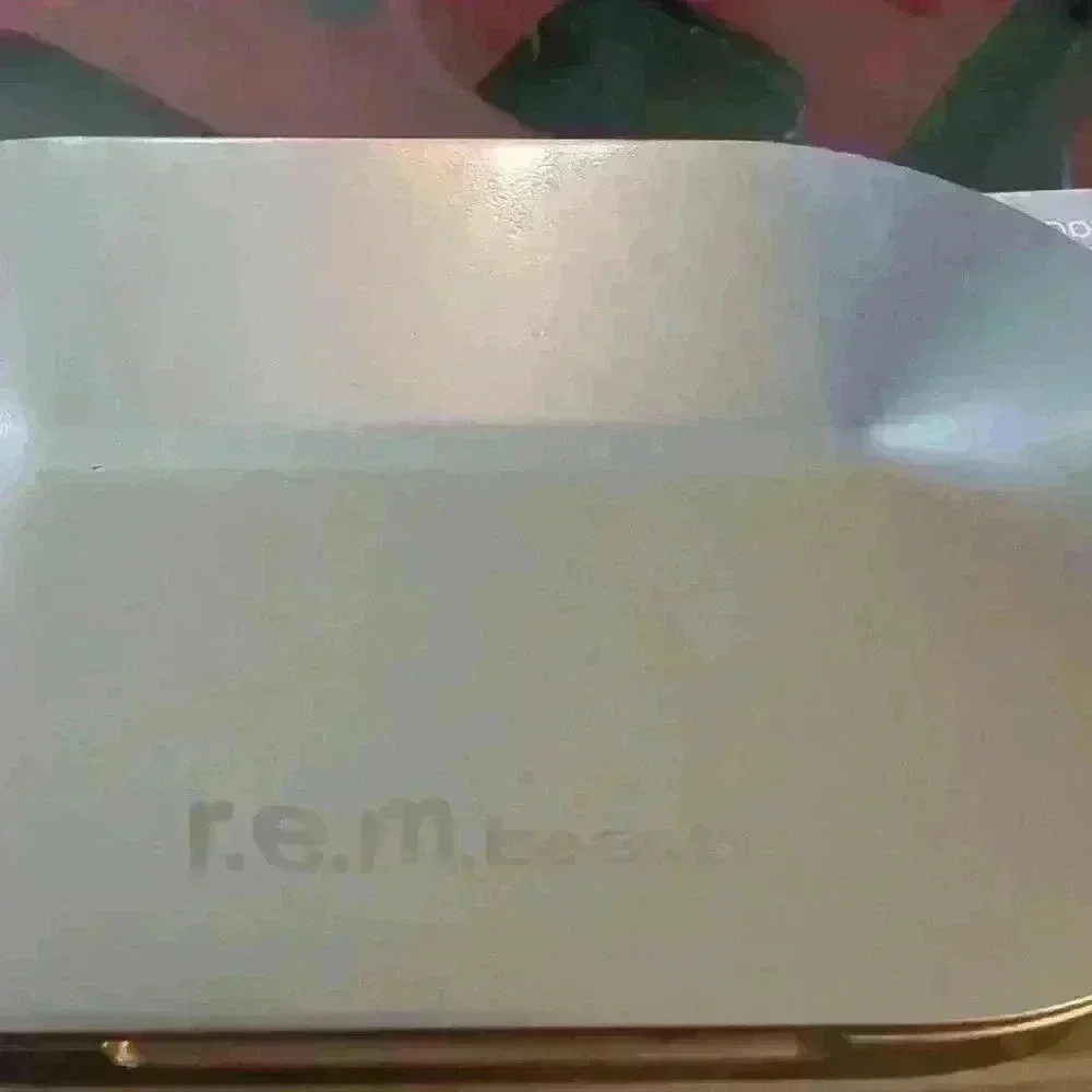 R.E.M.beauty Principessa Eyeshadow Palette in Midnight Shadows - Picture 10 of 11